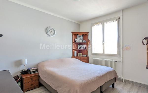 FRONTIGNAN dans l'Hérault, à 2km de la mer, villa avec sous-sol, garage et terrasse