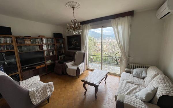 Maison à vendre    5 pièces • 100 m2 Toulon