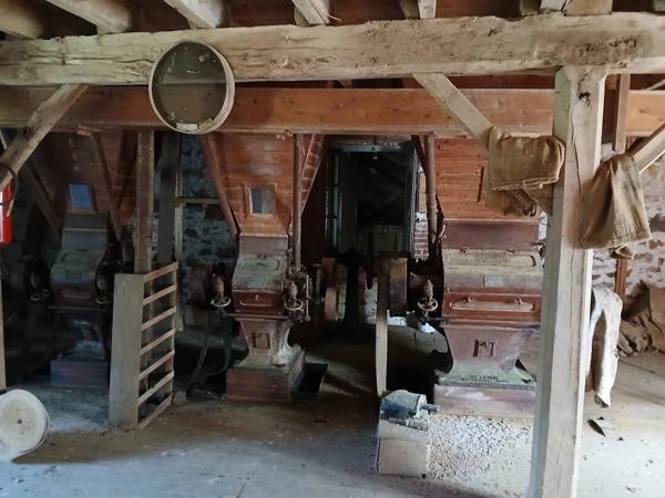 Charmant moulin historique avec caractère à Gorre