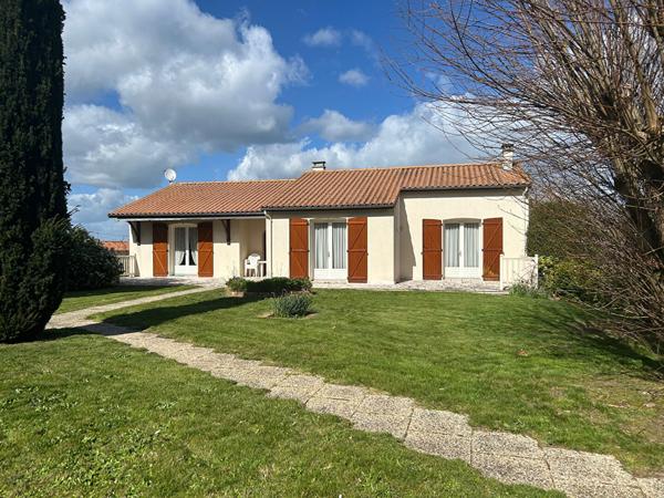 PARTHENAY MAISON SUR SOUS-SOL 180 m2, Parthenay 79200