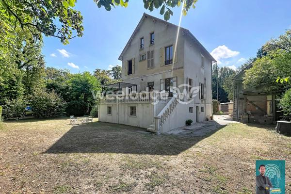 Maison à vendre 10 pièces de 172 m² à Jouy-le-Moutier
