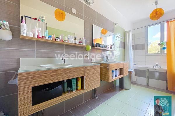 Maison à vendre 10 pièces de 172 m² à Jouy-le-Moutier
