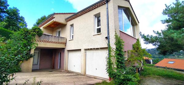 A 2.5 km du Puy en Velay, maison 5 pièces 130.06 m2 sur terrain 1160 m2