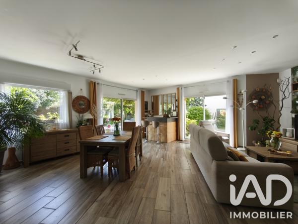 Maison à vendre 8 pièces 203 m² Montreuil-Juigné