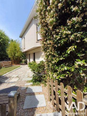 Maison à vendre 8 pièces 203 m² Montreuil-Juigné
