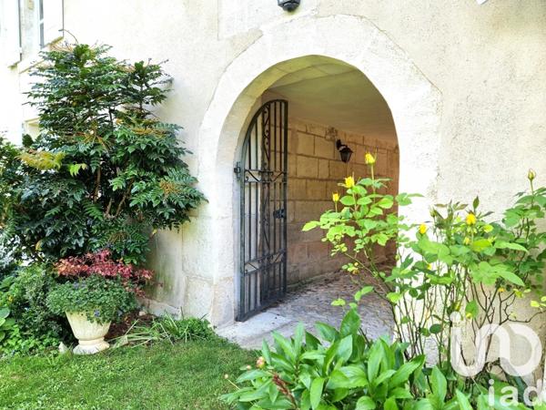 Demeure 10 pièces de 410 m² à Bourg-Charente (16200)