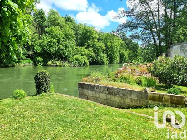 Demeure 10 pièces de 410 m² à Bourg-Charente (16200)