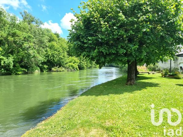 Demeure 10 pièces de 410 m² à Bourg-Charente (16200)