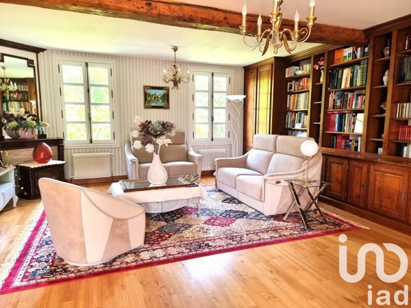 Demeure 10 pièces de 410 m² à Bourg-Charente (16200)