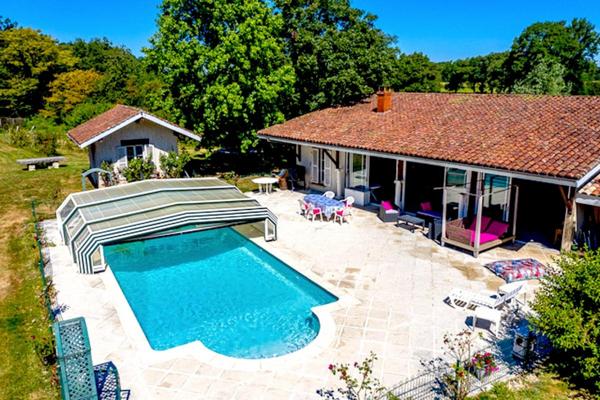 DEMEURE BRESSANE  haut gamme terrain 2 hectares