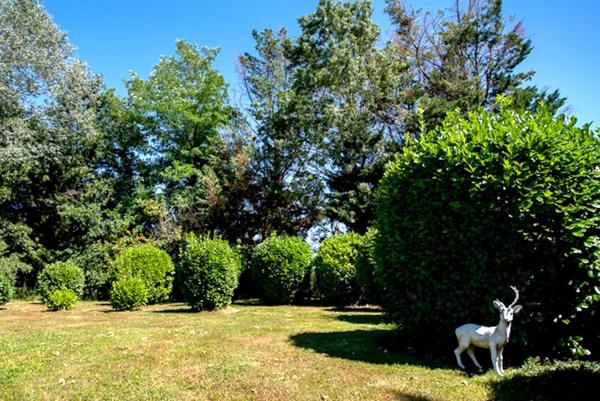 DEMEURE BRESSANE  haut gamme terrain 2 hectares