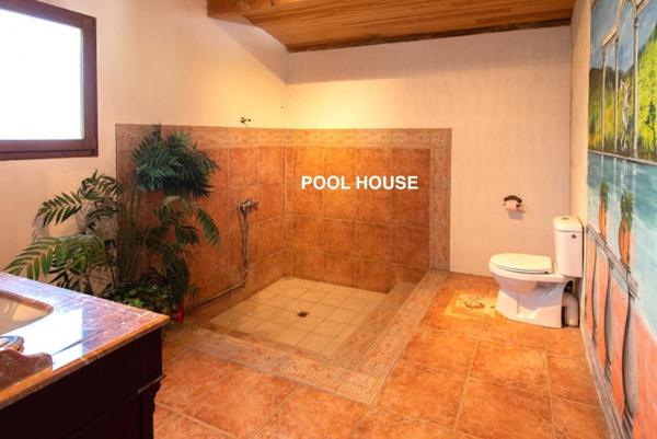 DEMEURE BRESSANE  haut gamme terrain 2 hectares