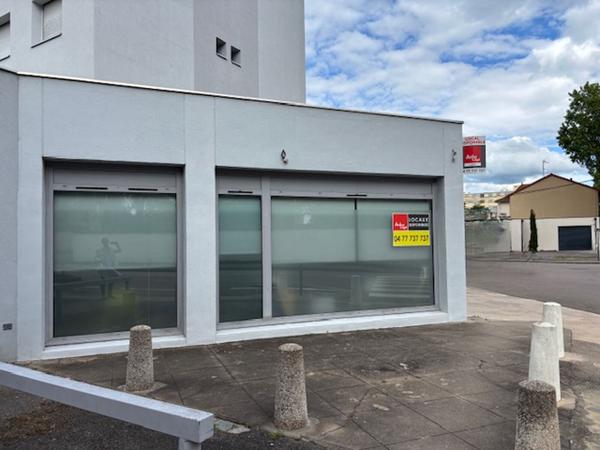 À LOUER : Local de 165 m² en rez-de-chaussée, disposant de deux accès sécurisés à Roanne
