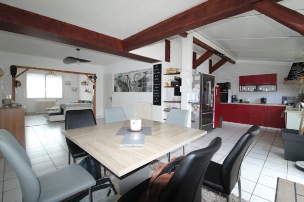 PROCHE DES HALLES, MAISON 3 CHAMBRES AVEC JARDIN CLOS