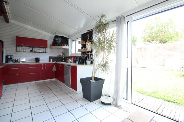 PROCHE DES HALLES, MAISON 3 CHAMBRES AVEC JARDIN CLOS