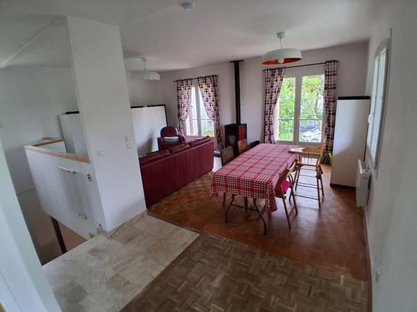 Maison 161 M2 sur 996 M2 rez de chaussée ,espace professionnel