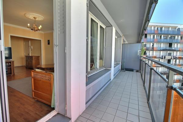 Appartement T3 de 82 m² en hypercentre de CLERMONT-FERRAND avec balcon et parking
