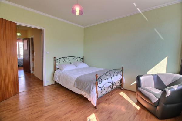 Appartement T3 de 82 m² en hypercentre de CLERMONT-FERRAND avec balcon et parking