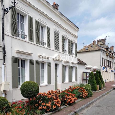 Maison 8 pièces - 220 m²