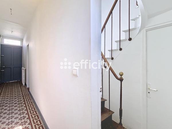 Maison 8 pièces - 220 m²