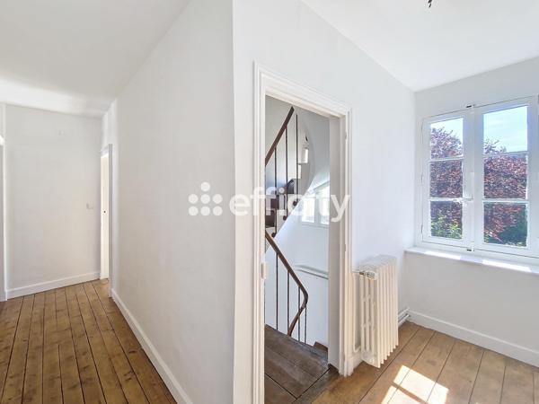 Maison 8 pièces - 220 m²