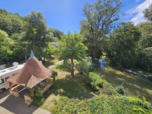 ANCIEN MOULIN DANS UN ENVIRONNEMENT ROMANTIQUE Lectoure