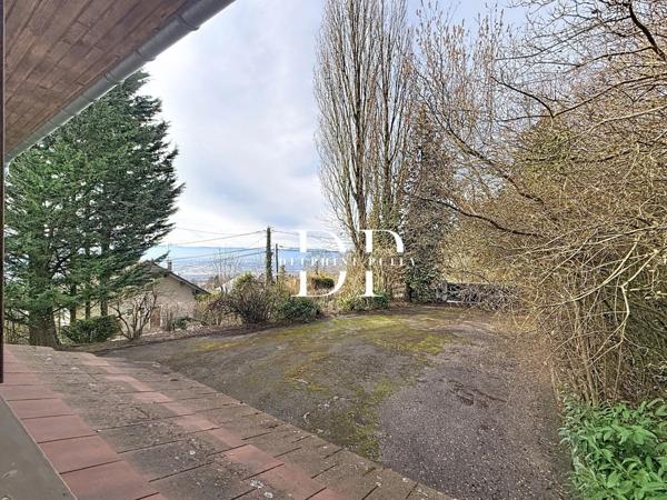 Maison à vendre 5 pièces de 137 m2, terrain d'env. 1000 m2 LUCINGES (74)