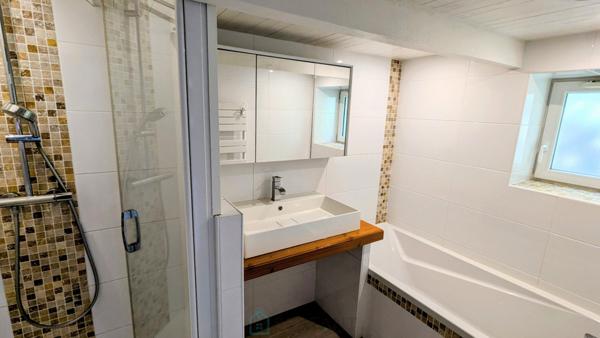 Ravissante maison en pierres avec extension moderne et lumineuse