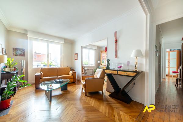 Appartement lumineux de charme à La Garenne-Colombes, vue dégagée au 6ème étage 475 000 € **  - Référence  13997