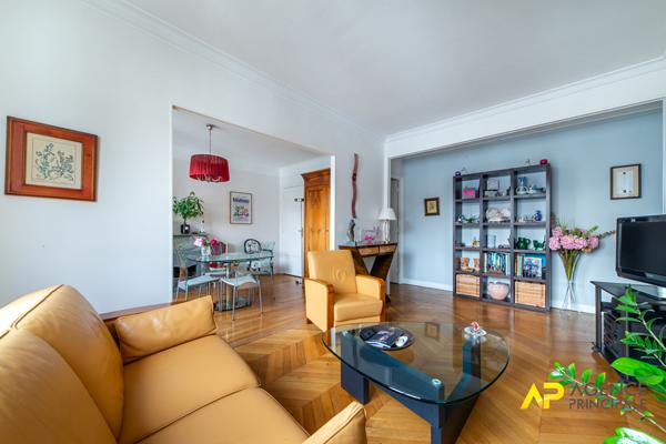 Appartement lumineux de charme à La Garenne-Colombes, vue dégagée au 6ème étage 475 000 € **  - Référence  13997