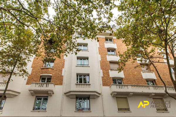 Appartement lumineux de charme à La Garenne-Colombes, vue dégagée au 6ème étage 475 000 € **  - Référence  13997