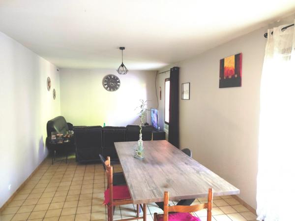 Maison des années 80, 4 chambres, 850m² terrain, Bazas, Gironde, Aquitaine.