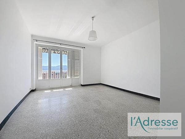 Appartement Ajaccio 3 pièce(s) 84 m2 - Rue Del Pellegrino - vue mer - parking collectif
