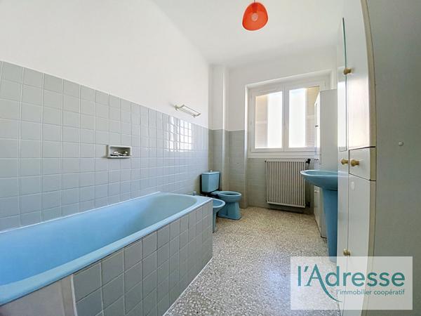 Appartement Ajaccio 3 pièce(s) 84 m2 - Rue Del Pellegrino - vue mer - parking collectif