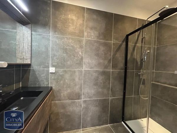 Appartement à louer 2 pièces 44.4m² Brignoles (83170)