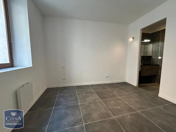 Appartement à louer 2 pièces 44.4m² Brignoles (83170)