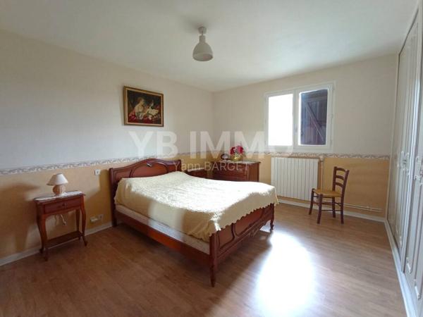 Maison construction traditionnelle sur sous-sol total avec dépendances