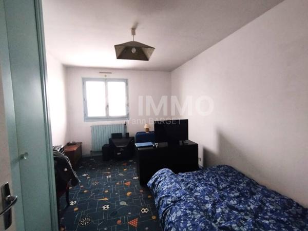 Maison construction traditionnelle sur sous-sol total avec dépendances