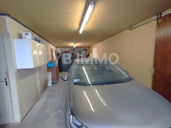 Maison construction traditionnelle sur sous-sol total avec dépendances