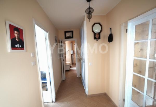 Maison construction traditionnelle sur sous-sol total avec dépendances