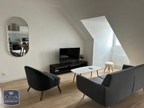 Appartement à louer 4 pièces 77.1m² Saumur (49400)