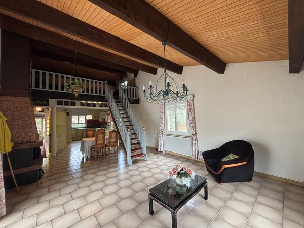 CARCASSONNE, MAISON FAMILIALE AVEC PISCINE ET GARAGES