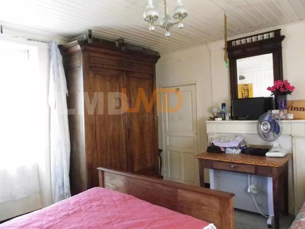 ancien corps de ferme avec dépendances une grange sur étable