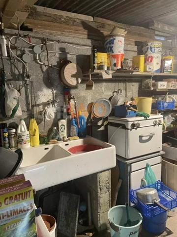 ancien corps de ferme avec dépendances une grange sur étable