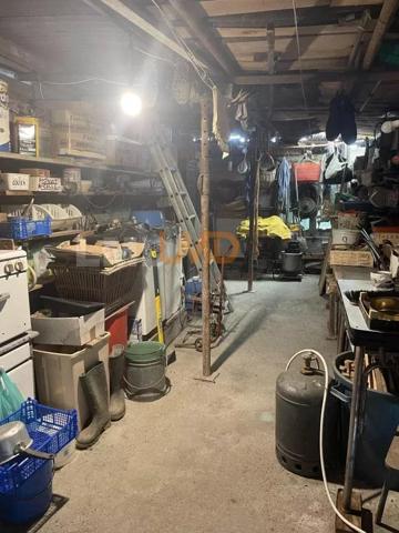 ancien corps de ferme avec dépendances une grange sur étable