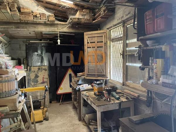 ancien corps de ferme avec dépendances une grange sur étable