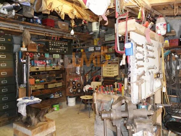 ancien corps de ferme avec dépendances une grange sur étable