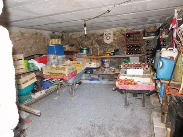 ancien corps de ferme avec dépendances une grange sur étable