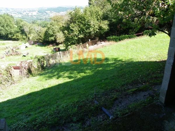 ancien corps de ferme avec dépendances une grange sur étable