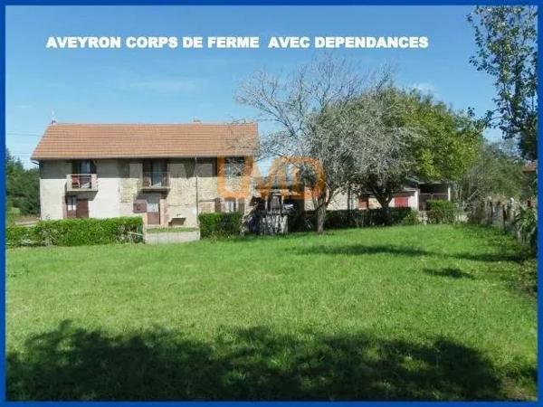 ancien corps de ferme avec dépendances une grange sur étable